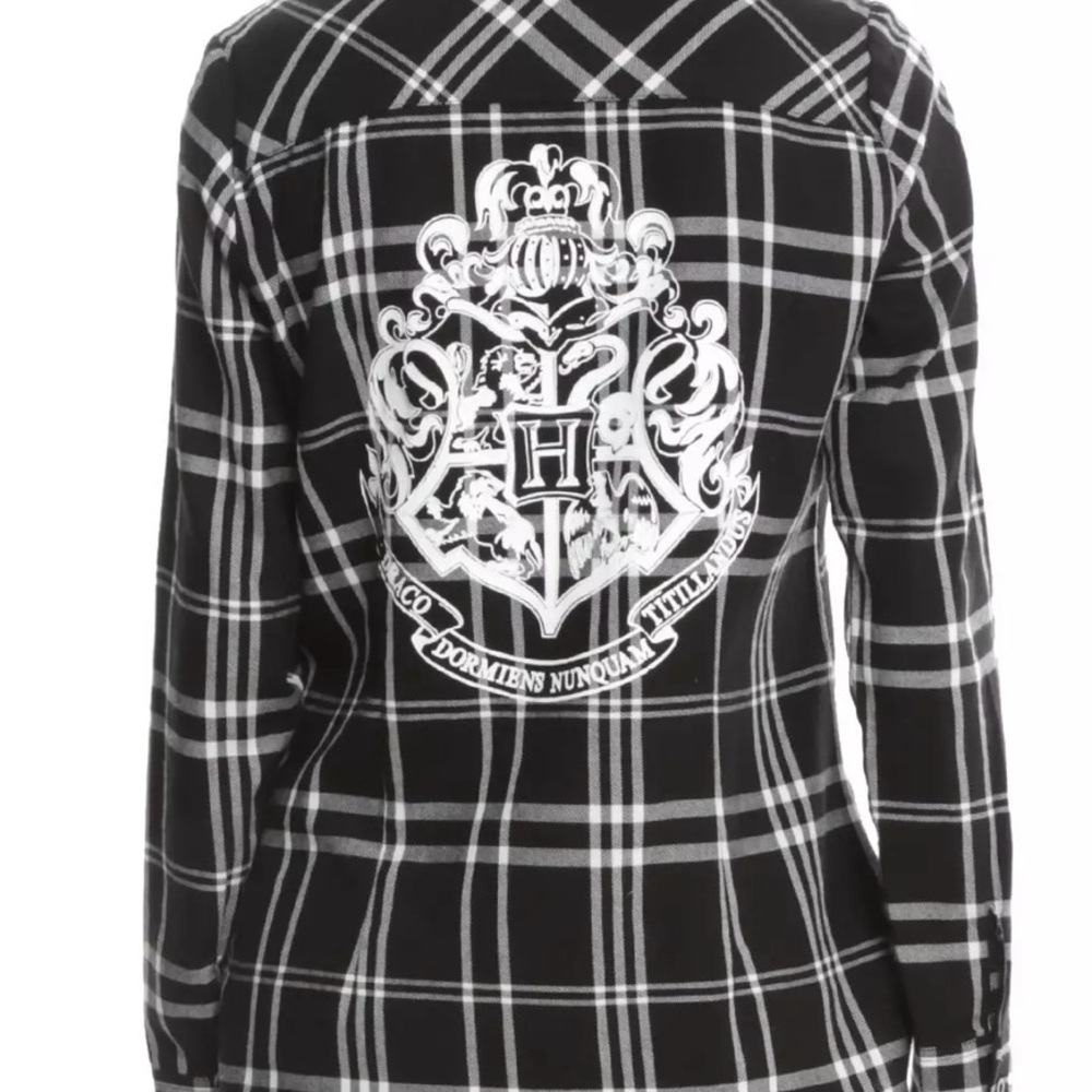 Harry Potter HOT TOPIC Womens Black Flannel Button Down Plaid Big Crest XL
